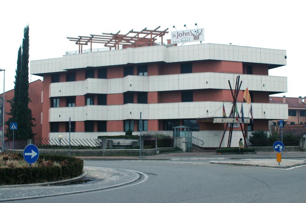 Hotel St John דסיו מראה חיצוני תמונה